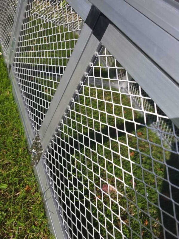 Robo Coop Chicken Coop – 4-5 Birds – Metal Aluminium - Not in Original Packaging