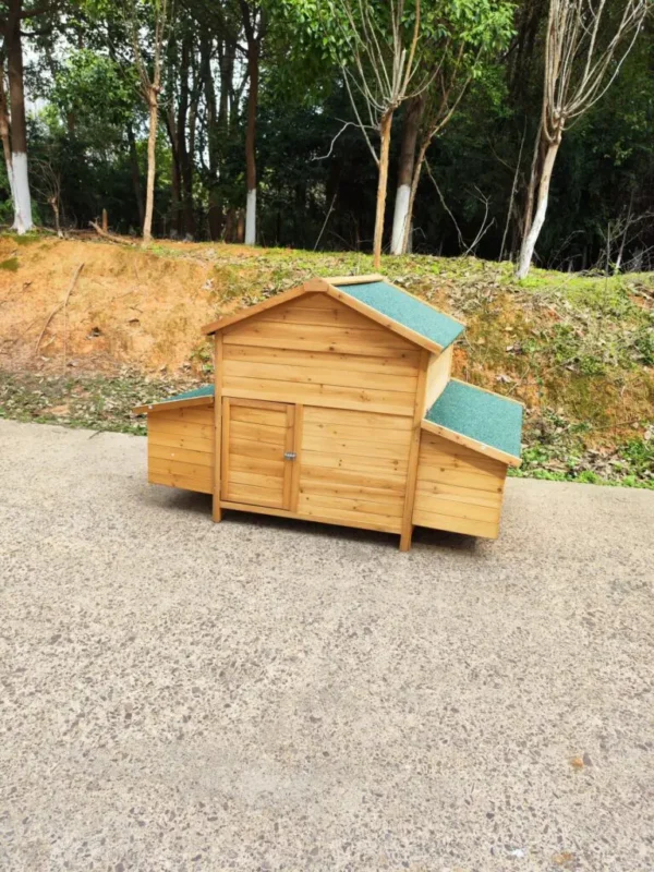 The Hen Den Chicken Coop – 8-12 Birds - Natural Wood