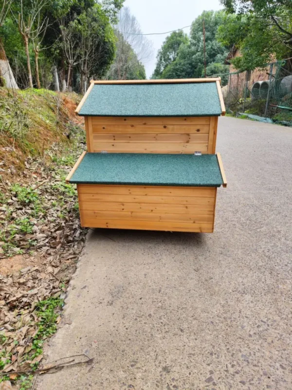 The Hen Den Chicken Coop – 8-12 Birds - Natural Wood